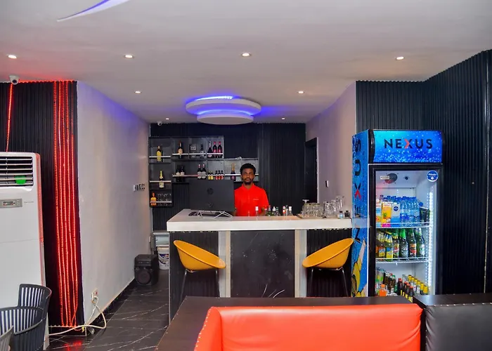 Triple Tee Luxury Hotel & Service Apartments Surulere